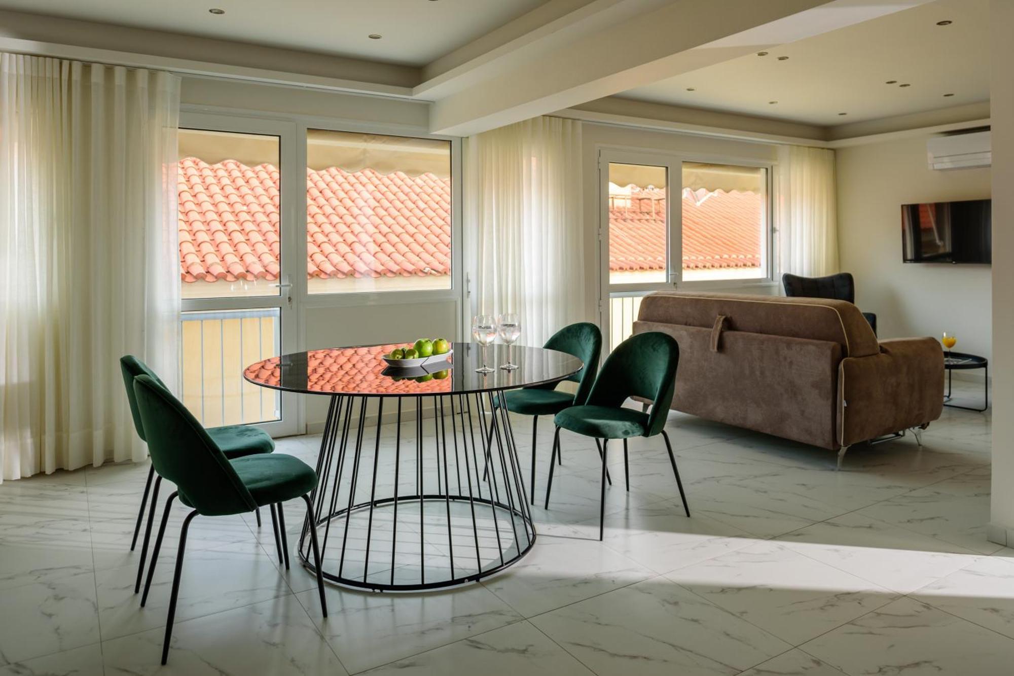 Ermou Street Apartment *